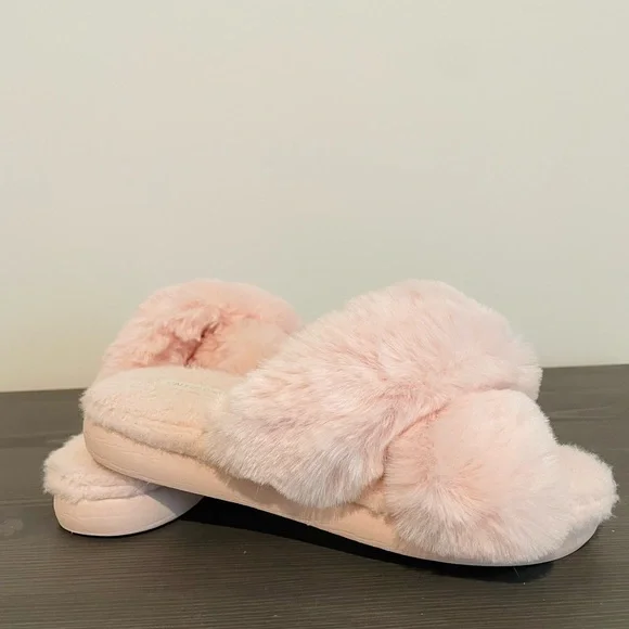 Soft Plush Cozy House Slippers - Picture 4 of 7